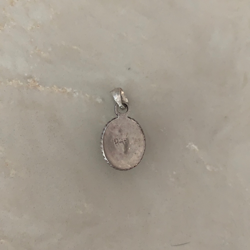 Single Pendant - Picture 2 of 3